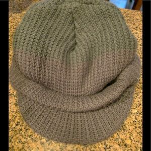 NORTHFACE GRAY BEANIE WITH BRIM!!😍🎉